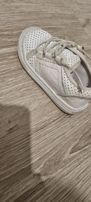 Продам кроссовки детские