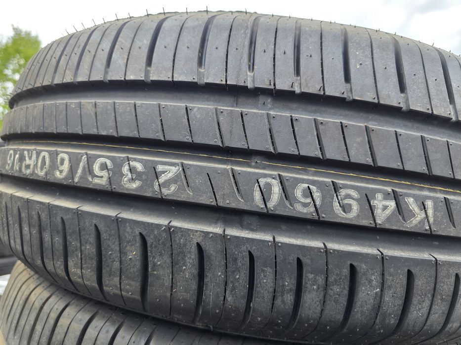 2бр Летни гуми 235 60 16 - Roadstone (Nexen)
