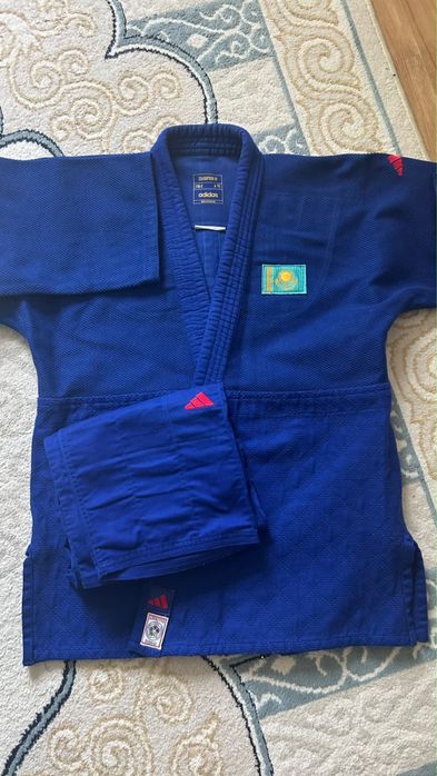 Кимано Adidas Red