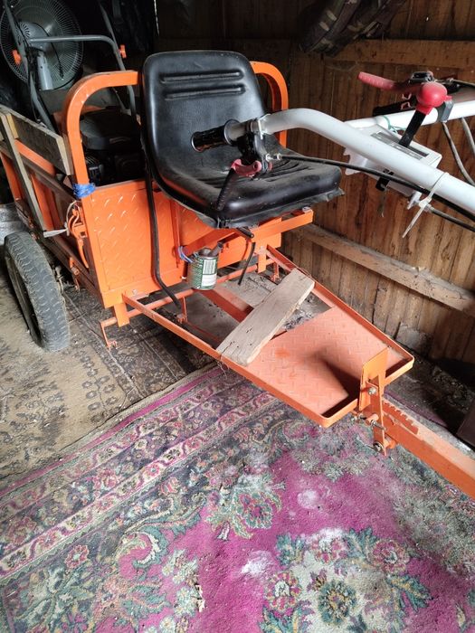 Motocultor cu remorcă de vânzare