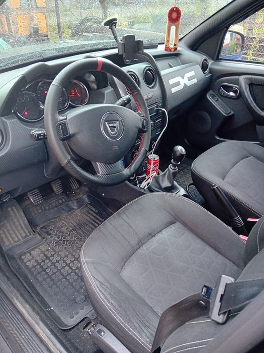 Vând Dacia Duster 4x4