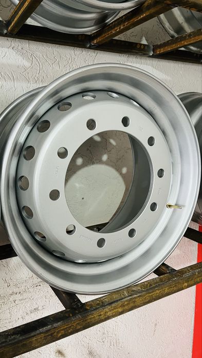 Грузовой диск 22.5X11.75 ET135