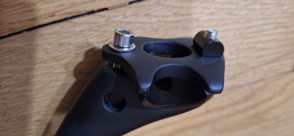 De vanzare tijã sa carbonlungume 40 cm. ,,no name,,