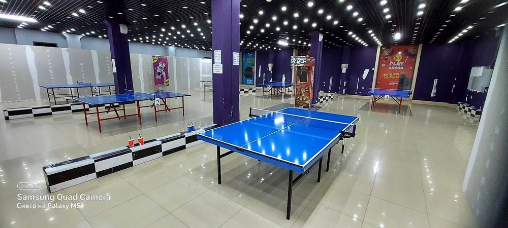 Tennis stoli. O'ynash uchun maroqli.