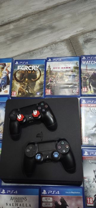 Playstation 4 slim 1 TB + 2 джойстика + 5 игри