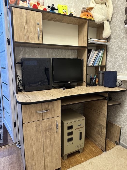 Стол письменный продам