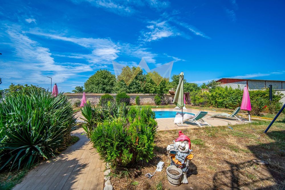 Продава се Хотел в с. Българево, Област Добрич - 667 кв.м за 473 €/кв.м - Снимка #3