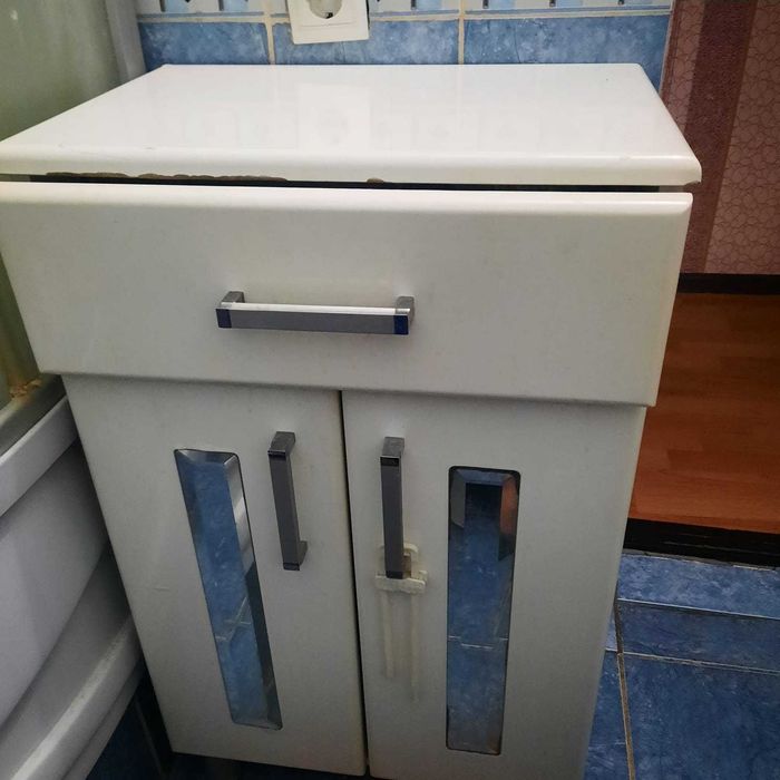 шкаф для ванной комнаты