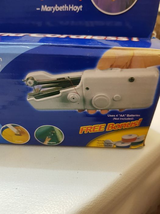 Портативная ,походная швейная машинка,хороший подарок,в упаковке