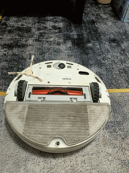 Продам робот пылесос