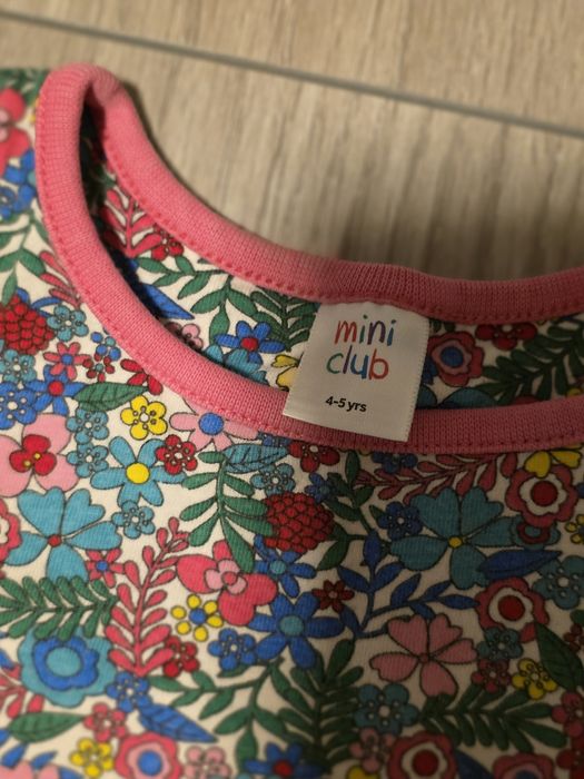 Tunica superba cu flori