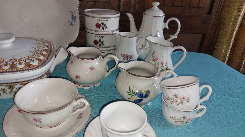 Перфектни, неизползвани български порцеланови съдове Изида