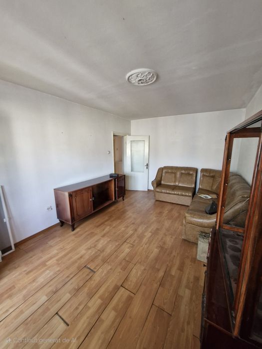 Apartament 3 camere etaj 4 Comănești