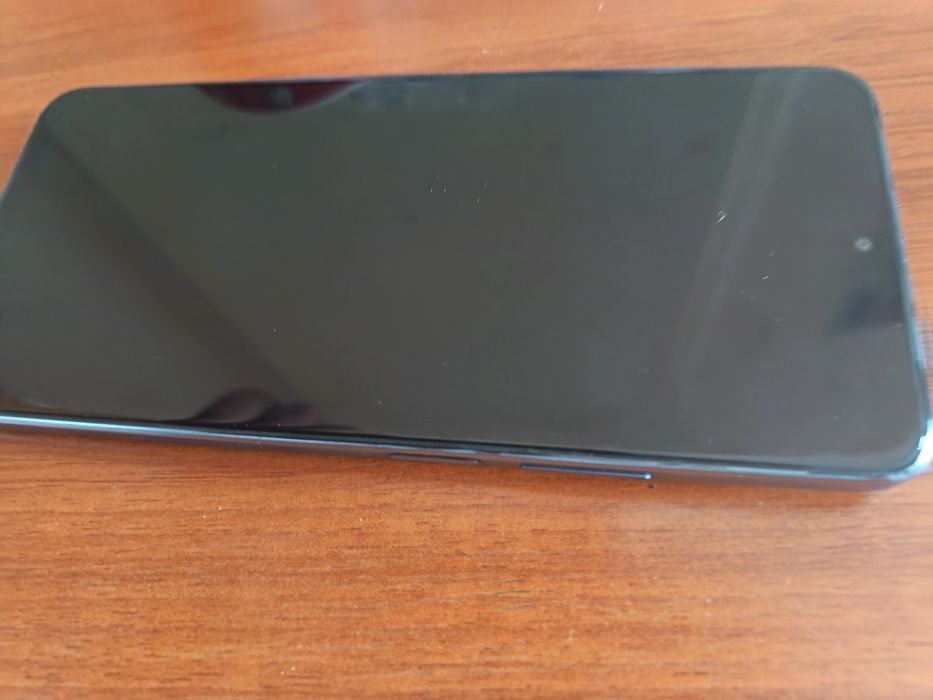 Продаван Huawei nova Y90.