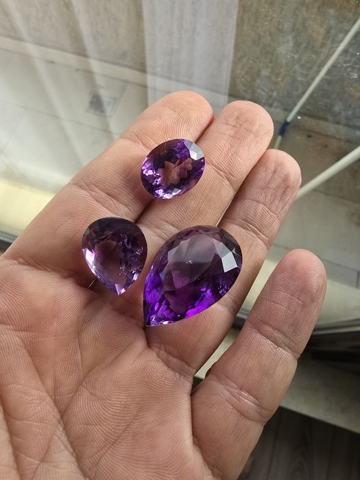 Piatra ametist fatetata