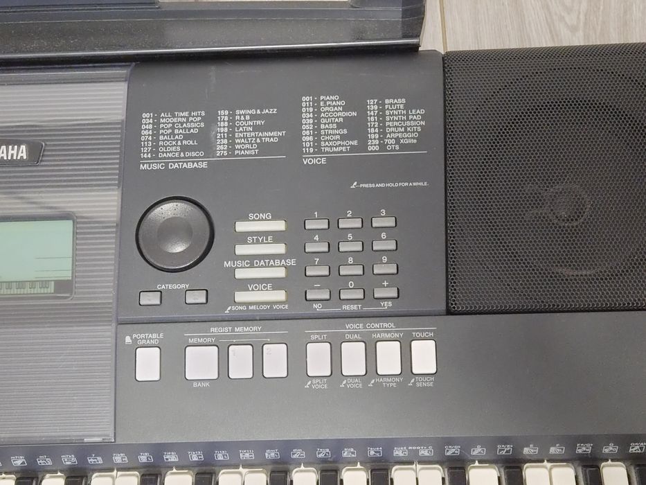 Yamaha PSR-E423.