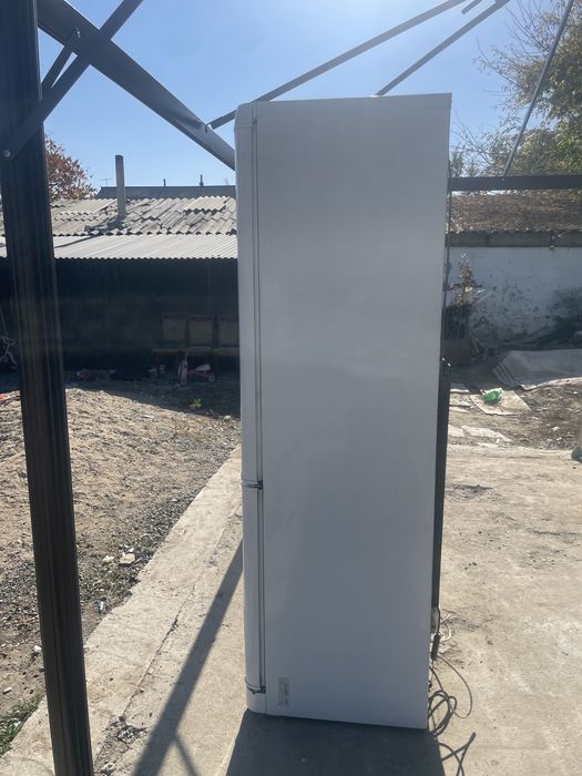 Холодильник indesit