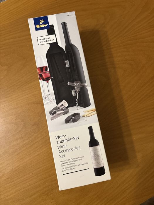 Комплект Тирбушони и тапи за вино