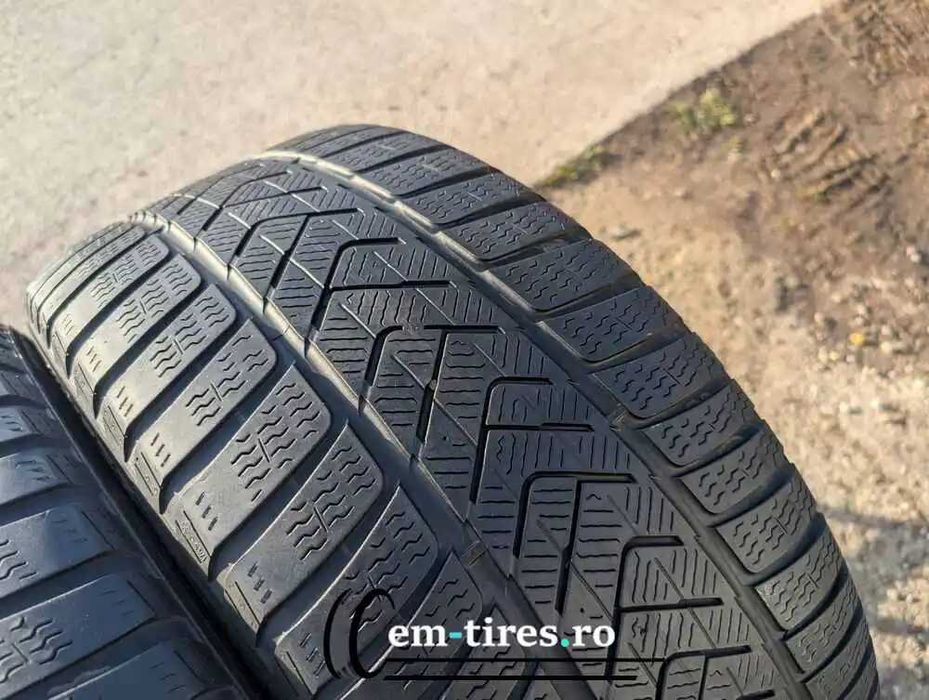 SET 4 Anvelope Iarna 225/45 R18 + 255/40 R18 PIRELLI - Runflat (BMW)