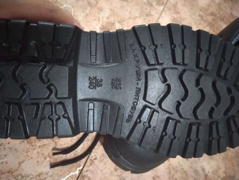 Продам летние ботинки размер 38