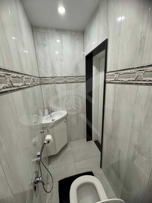 Продава се Многостаен апартамент в Пловдив, Остромила - 179 кв.м за 841 €/кв.м - Снимка #14