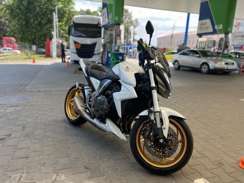 Honda Cb1000RA Abs combinat- pentru pretentiosi