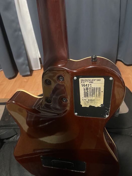 Chitară Godin Grand Concert,stare bună,doză cu ieșire jack /xlr!