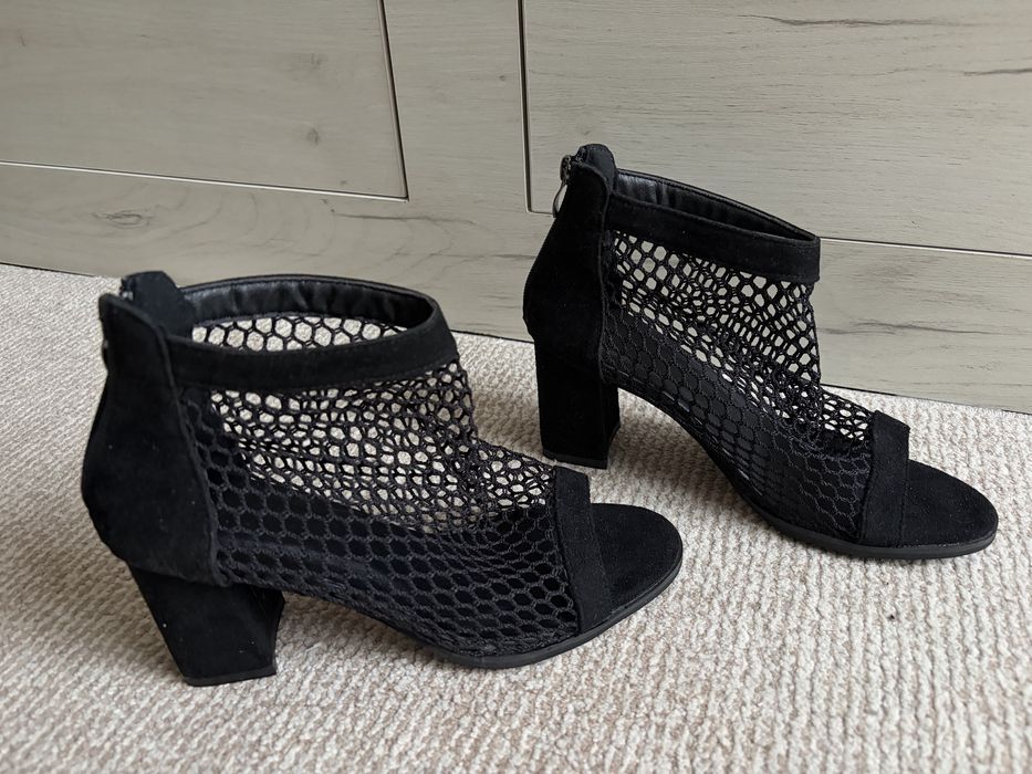 Новые туфли  37размер