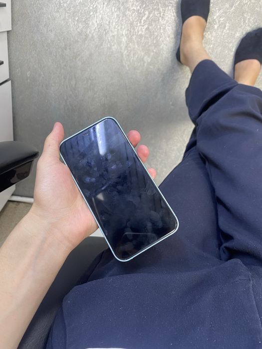 Iphone xr  sotiladi