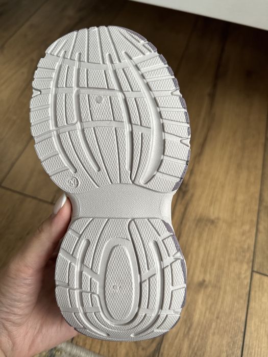 Детские кроссовки