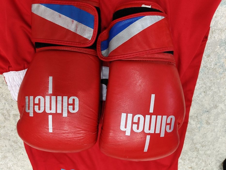 Продам  боксёрскую экипировки