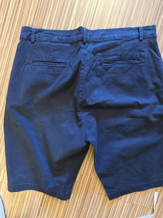 Pantaloni scurti