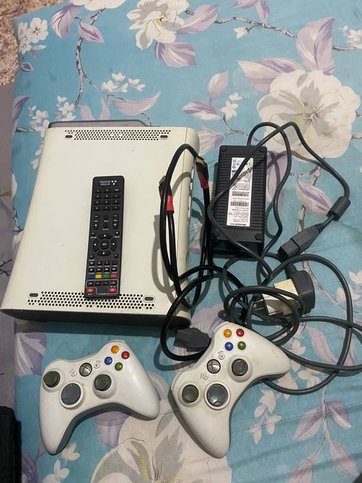 Продам xbox 360.