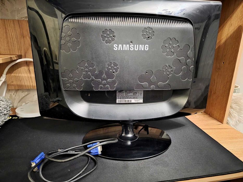 Монитор Samsung SyncMaster 2433BW (24 дюйм)