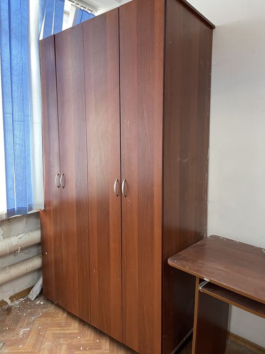 Продам шкаф плательный