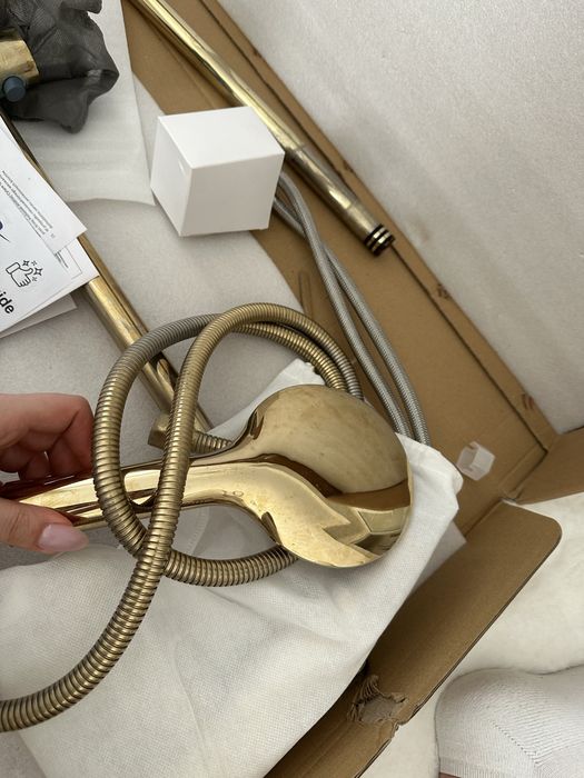 Rea душ с термостат , смесител , златни