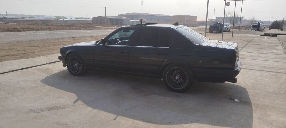 BMW E32 холати нахаду