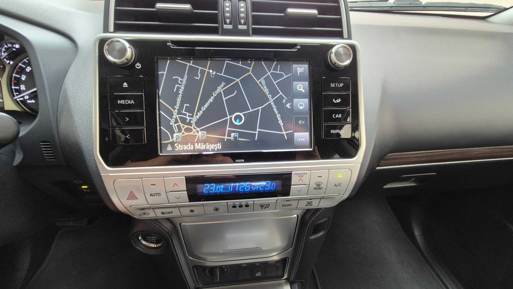 Toyota Land Cruiser 150 Executive, 3 usi, autoutilitara N1