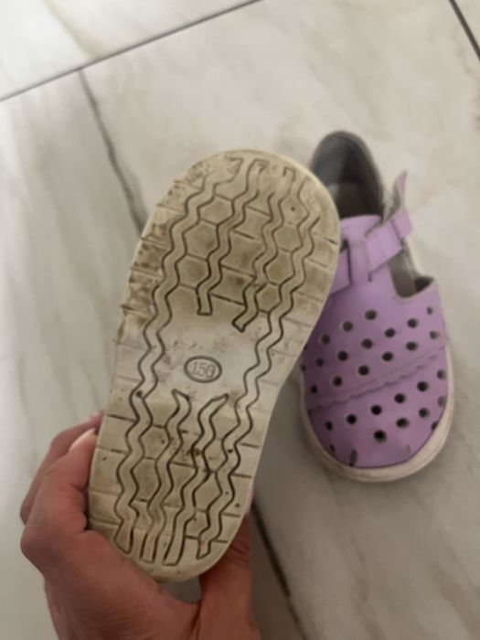 Продам сандалики