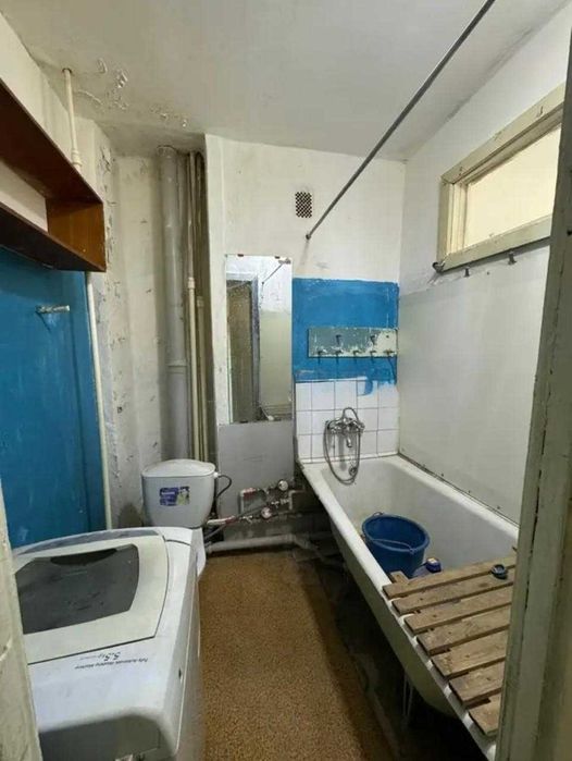 1комн кв 8мкр ремонт требуется