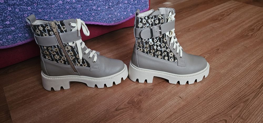 Ghete piele noi marimea 36