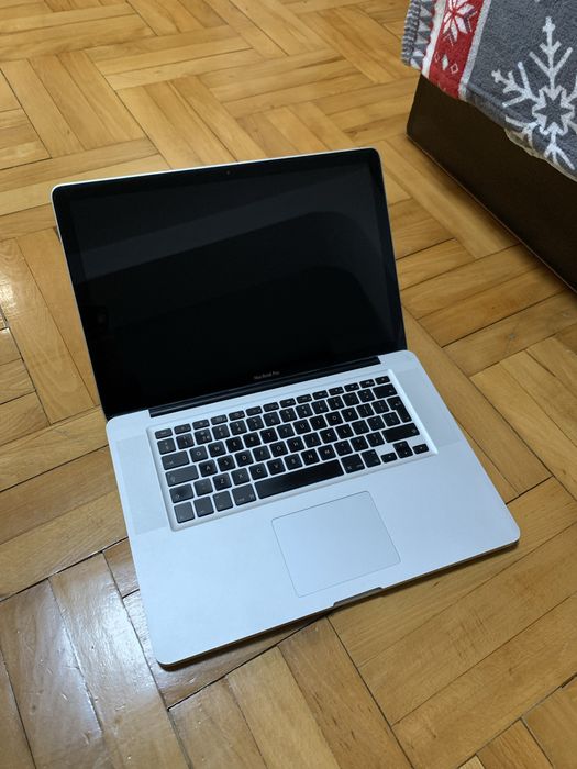 512GB SSD! 8GB RAM! MacBook Pro Mid 2009