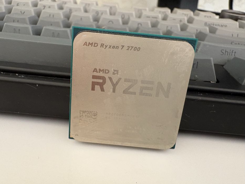 AMD Ryzen 7 2700