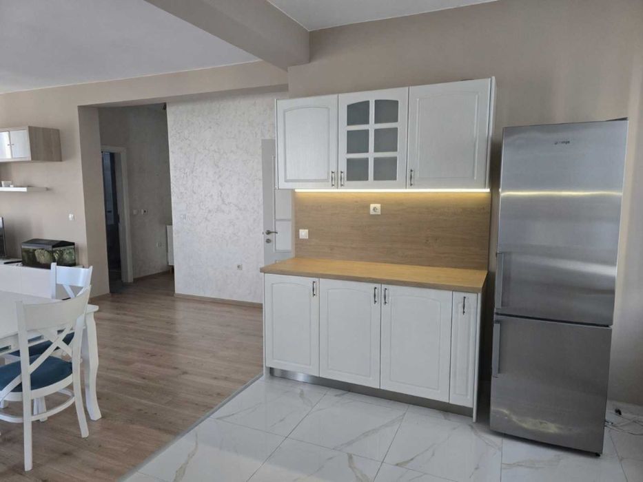 Дава се под наем Тристаен апартамент в Пловдив, Център - 130 кв.м за 714 € - Снимка #6