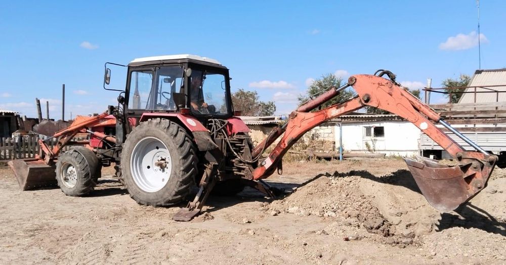 Продам Эксковатор -погрузчик 892