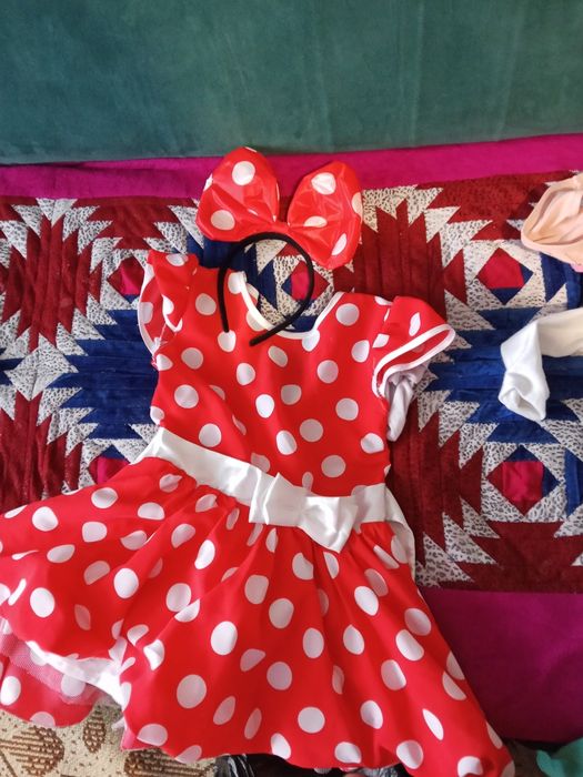 красное в горошек платье для девочек