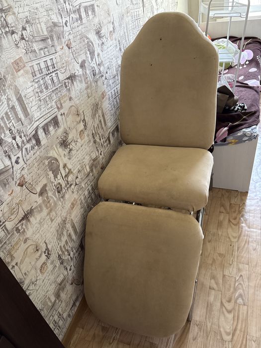 Кушетка мягкая. Доставка до дома бесплатно.