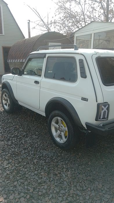 Продам ниву 21214