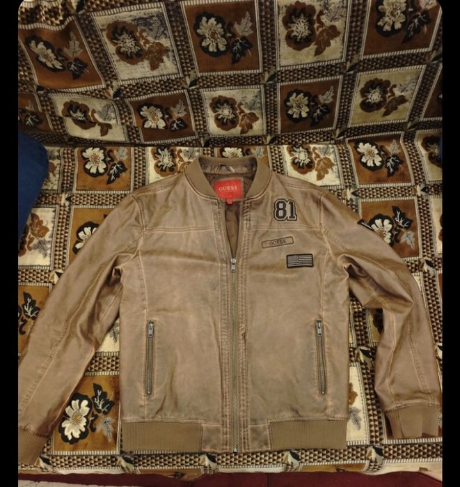 Geacă bomber Guess de piele
