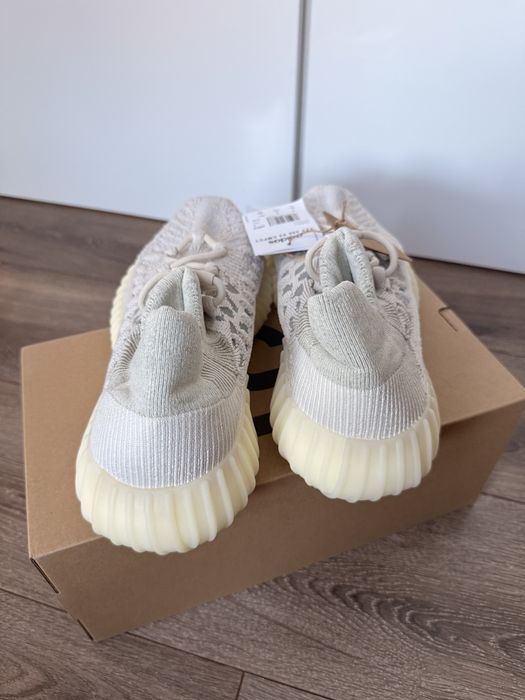 Yeezy 350 V2 CMPCT Slate Bone - нови - 43 1/3